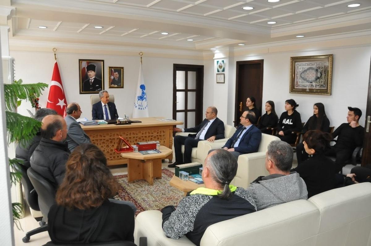Anadolu Lisesi heyetinden Başkan Akkaya&rsquo;ya ziyaret