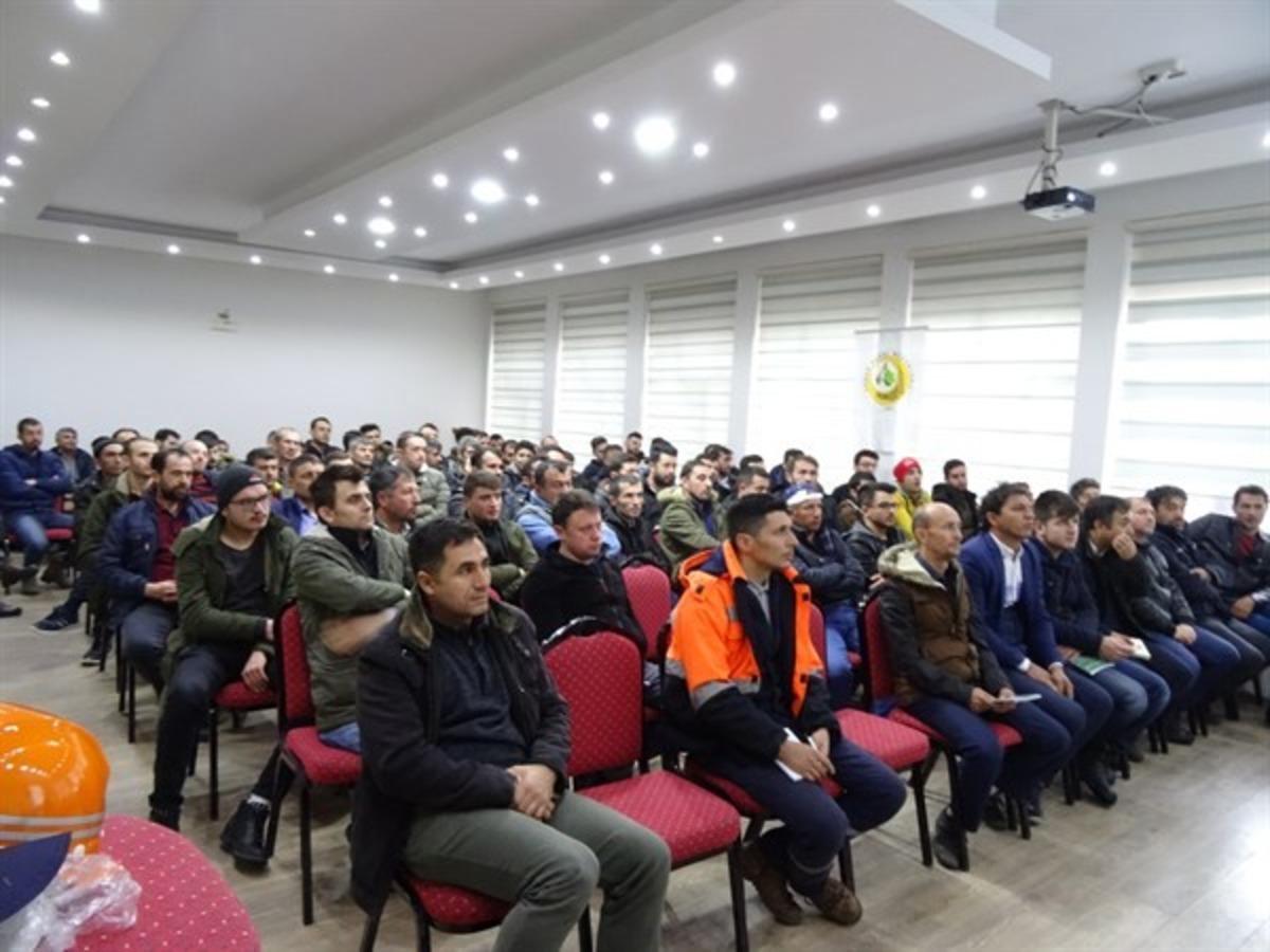 K&uuml;tahya&rsquo;da orman yangınlarıyla m&uuml;cadele g&ouml;n&uuml;ll&uuml;lerine eğitim