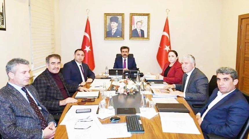 &Ccedil;ermik&rsquo;te asfaltsız k&ouml;y yolu kalmayacak