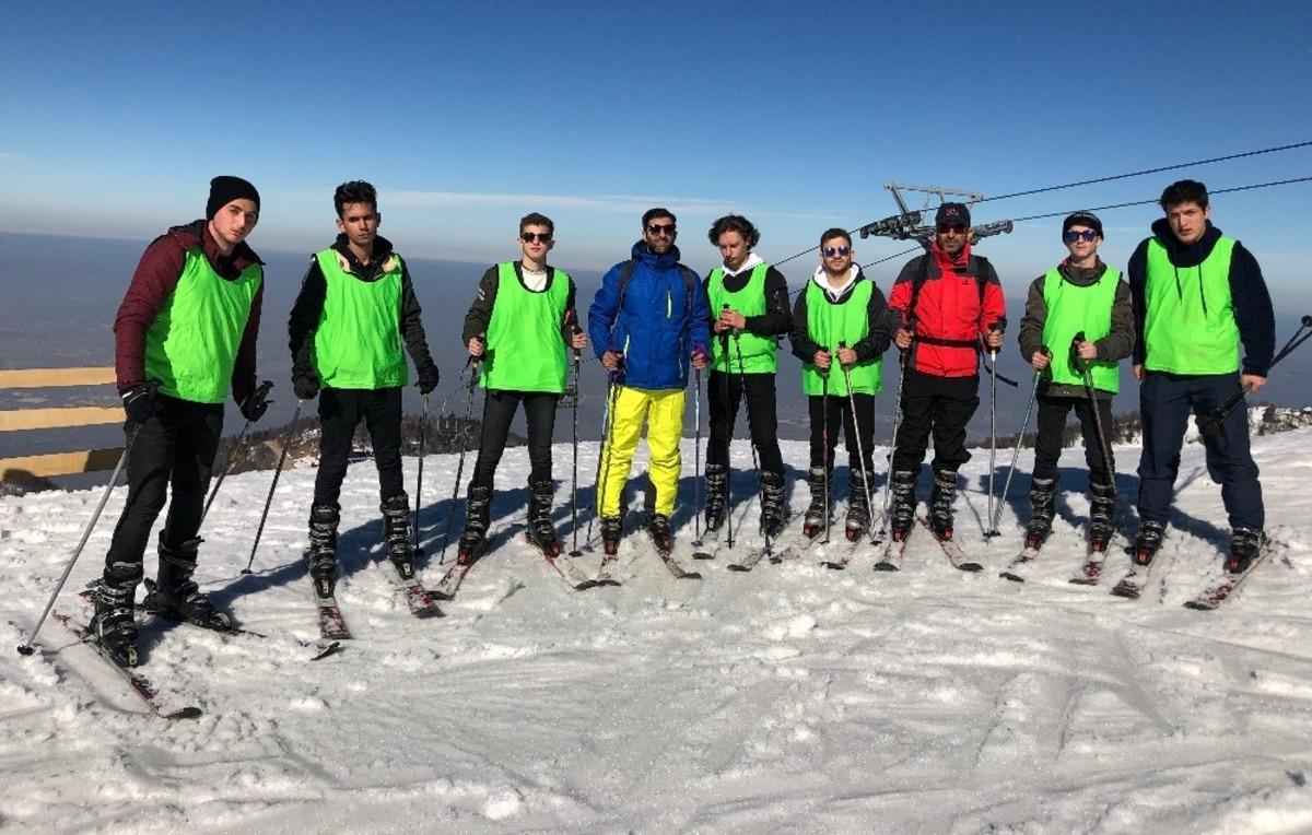 Kartepe&rsquo;de &uuml;cretsiz kayak kursu başladı