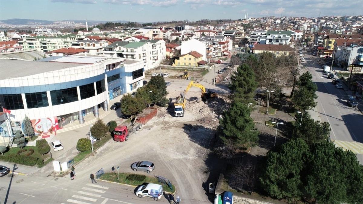 Başiskele&rsquo;ye yeni semt meydanı