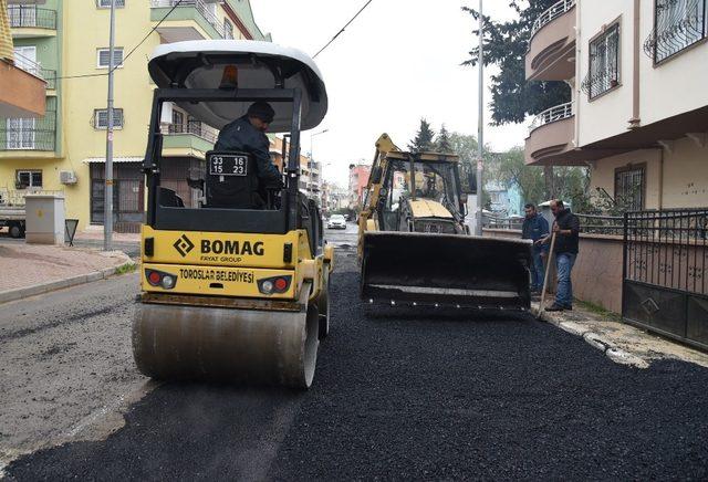 Toroslar’da yol çalışmaları sürüyor