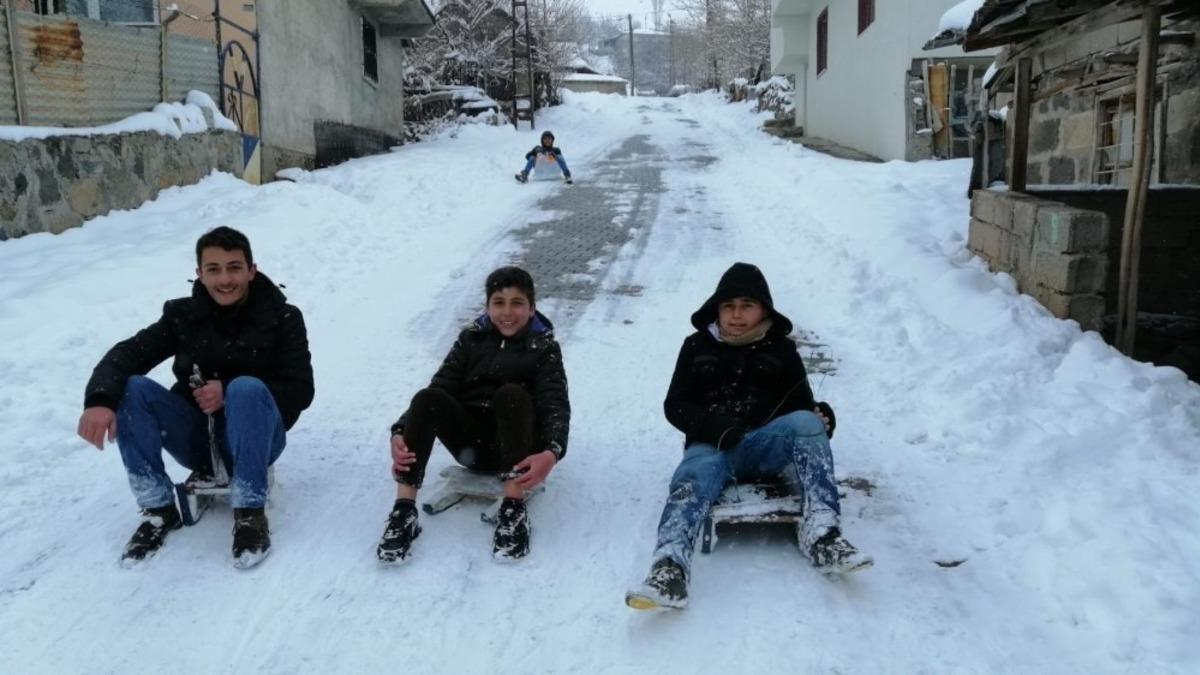 Karlıova&rsquo;da kar kalınlığı 2 metreyi aştı