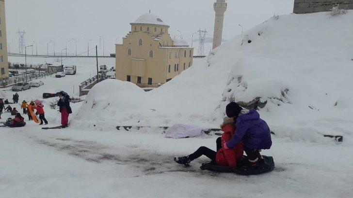 Okullar tatil oldu, çocuklar karın keyfini çıkardı G2