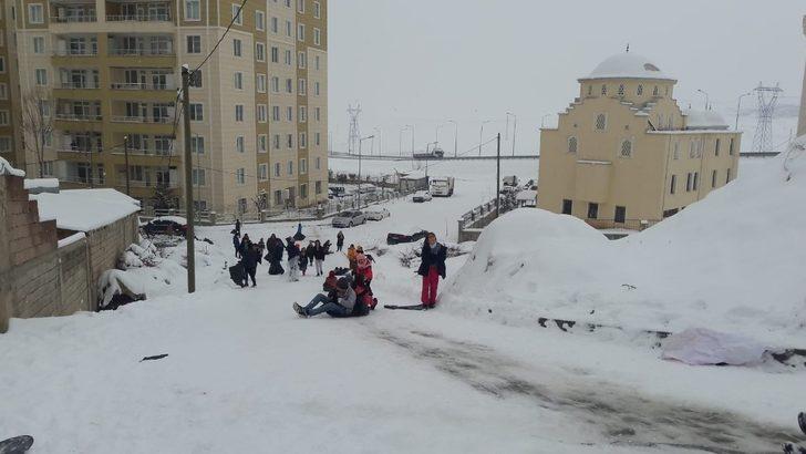 Okullar tatil oldu, çocuklar karın keyfini çıkardı G3