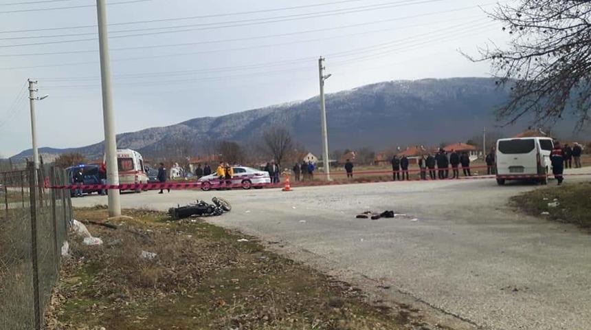 Minibüsle motosiklet çarpıştı, baba öldü ise kızı yaralandı