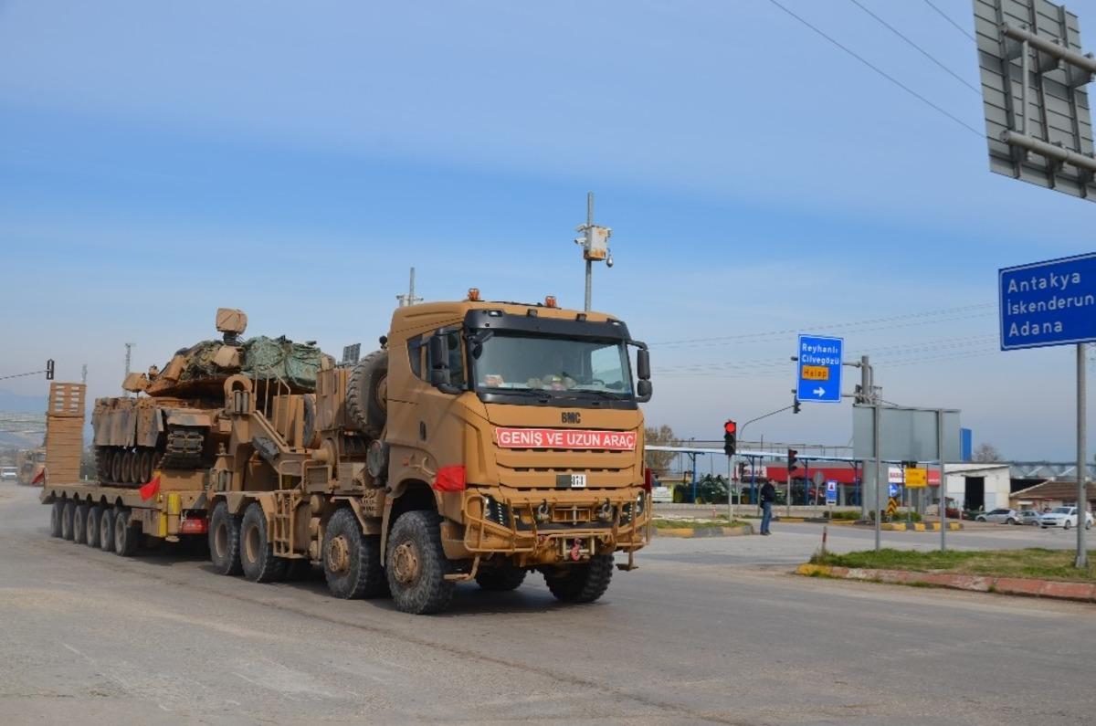 Sınıra tank ve zırhlı ara&ccedil; sevkiyatı s&uuml;r&uuml;yor