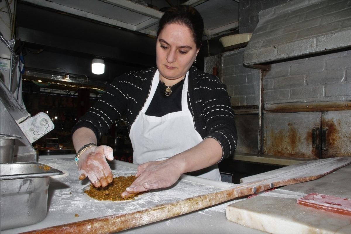 Pideye kadın eli değdi