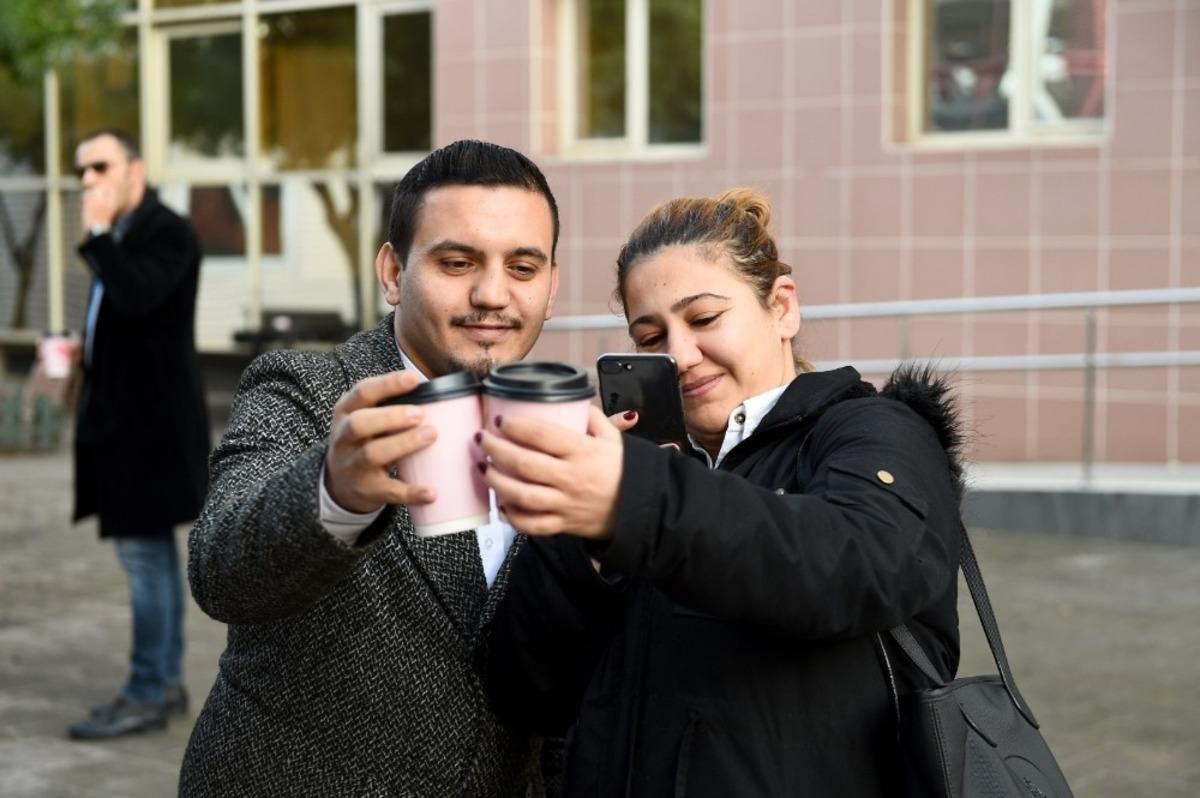 Akay: "İnsan sevdiği zaman hayatla barışık olur"