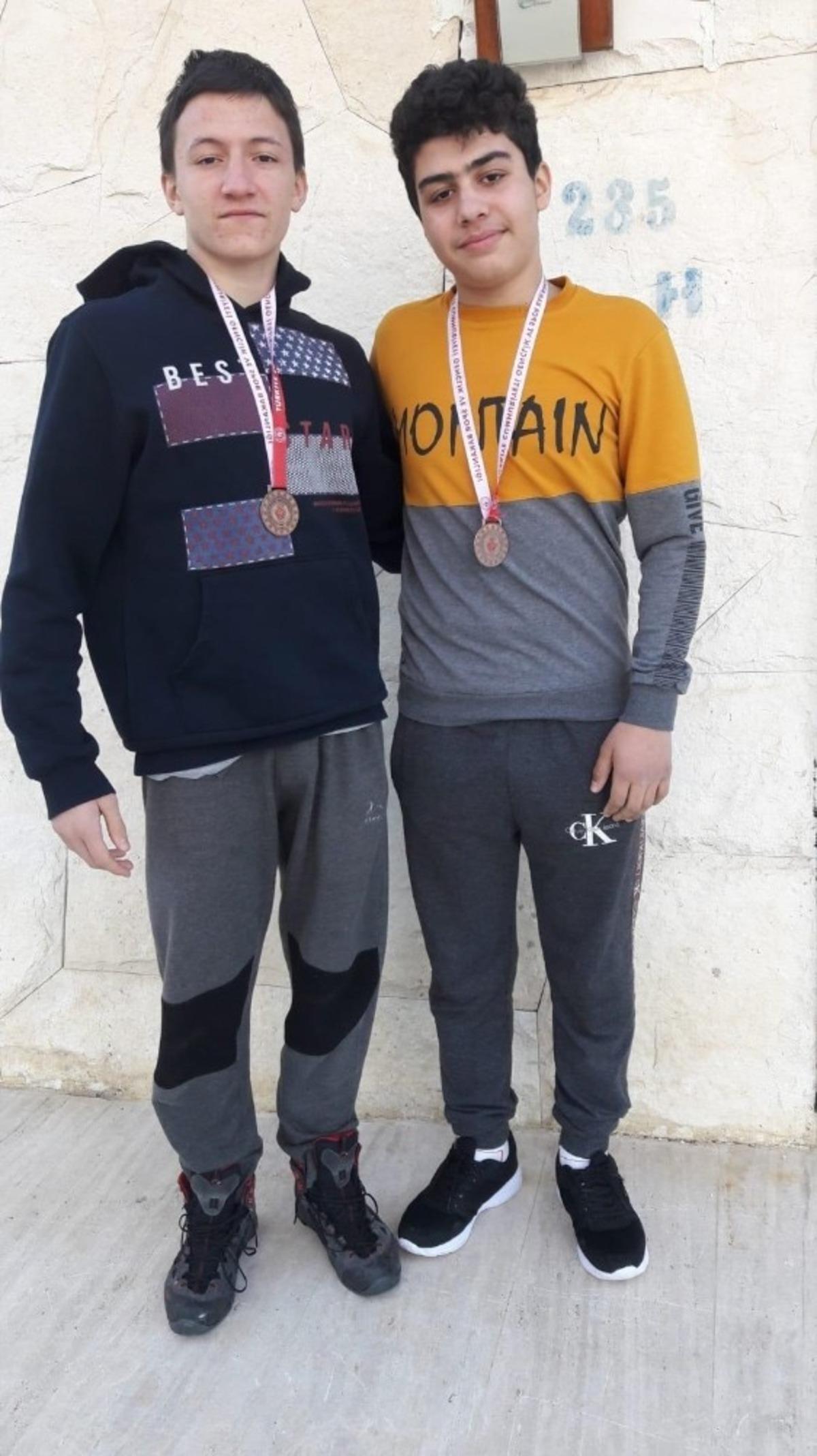 Kepez&rsquo;in g&uuml;reş&ccedil;ilerinin sırtı yere gelmiyor