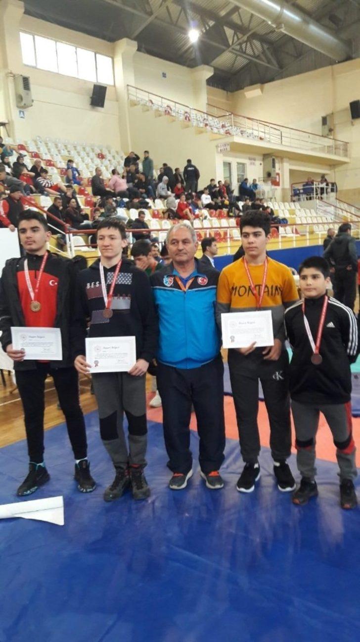 Kepez’in güreşçilerinin sırtı yere gelmiyor G2