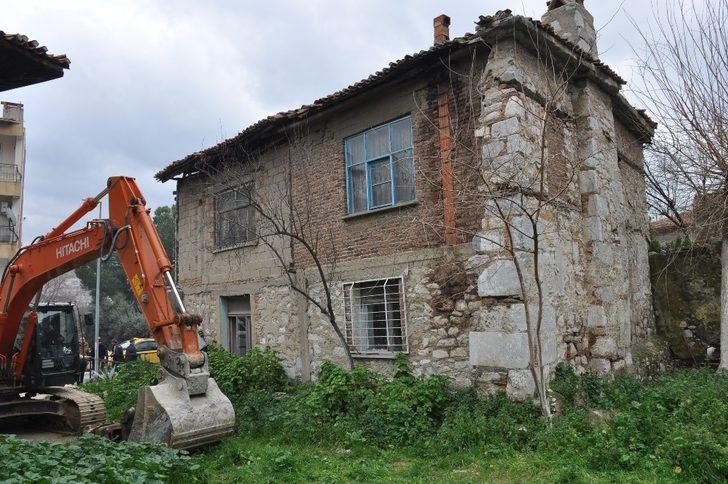 Sanatçı Salkım’ın doğup büyüdüğü ev yıkıldı G2