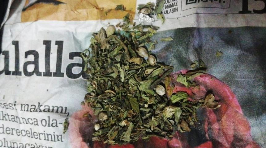 Kütahya’da uyuşturucu madde bulundurmak suçundan 3 kişi gözaltına alındı