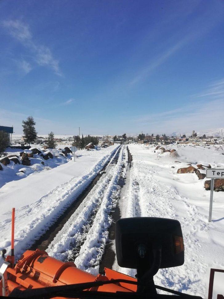 Cizre’de kar nedeni ile kapanan köy yolları ulaşıma açılıyor G5