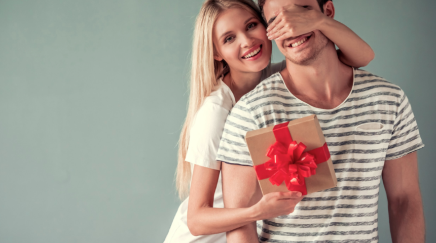 Sevgililer g&uuml;n&uuml;nde sevgilinize ne hediye alabilirsiniz? İnternet alışverişinde erkek ve kadın i&ccedil;in hediye &ouml;nerileri nelerdir?