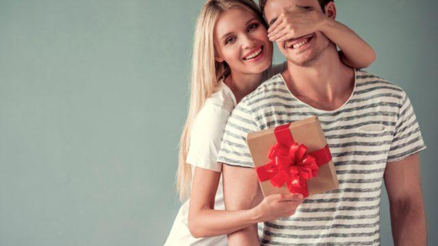 Sevgililer gününde sevgilinize ne hediye alabilirsiniz? İnternet alışverişinde erkek ve kadın için hediye önerileri nelerdir?