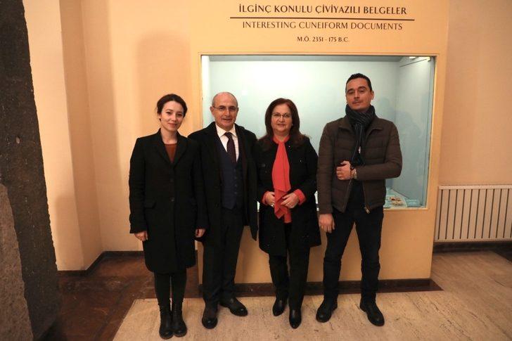 Dünya Sevgi Günü’nde en eski aşk şiirinin sergilendiği müzeyi gezdiler G2