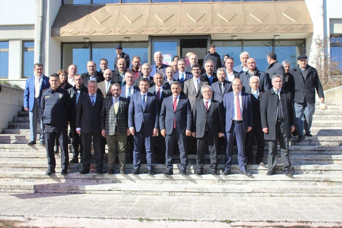 &Ccedil;arşamba&rsquo;da organik g&uuml;bre dağıtımı