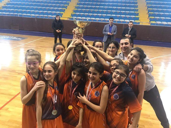 Vakıf Okulları şampiyonluklarına bir yenisini daha ekledi G3