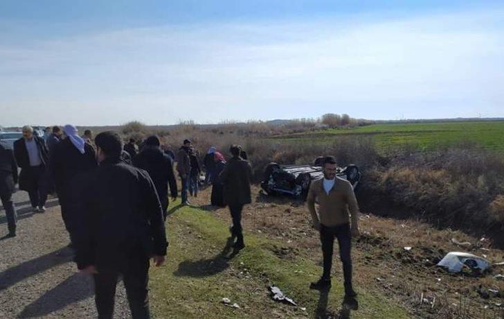 Otomobil şarampole devrildi: 2 yaralı G2