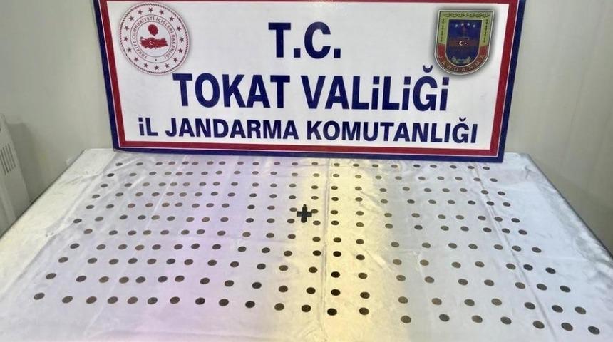 Evinden tarihi ha&ccedil; ve 232 adet sikke &ccedil;ıktı