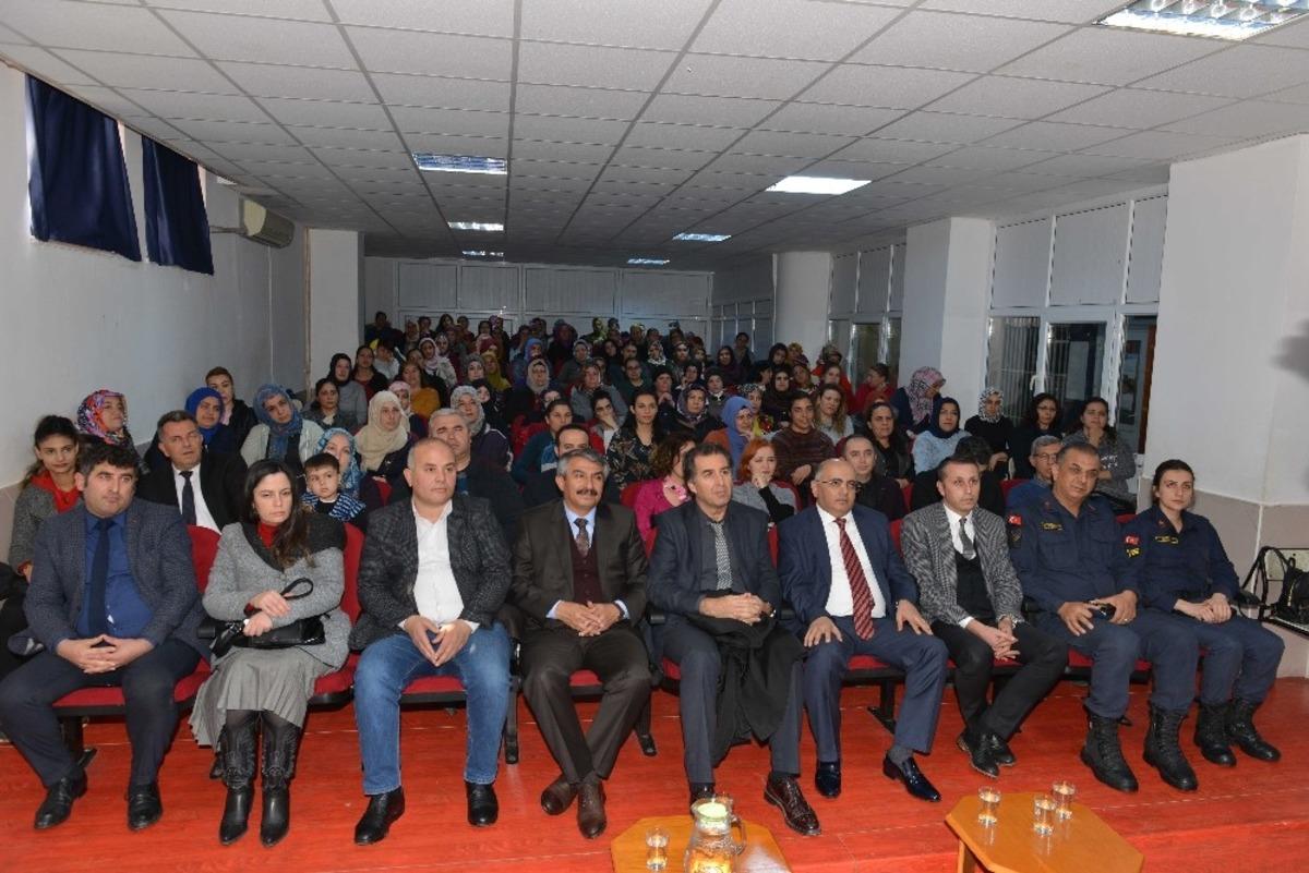 Aileler &ccedil;ocukların internet bağımlılığı konusunda bilin&ccedil;lendirildi