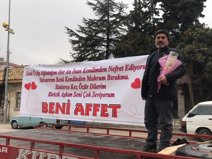 Af dilemek için "Biricik aşkım" diye açtığı pankart sonrası karakola düştü G2