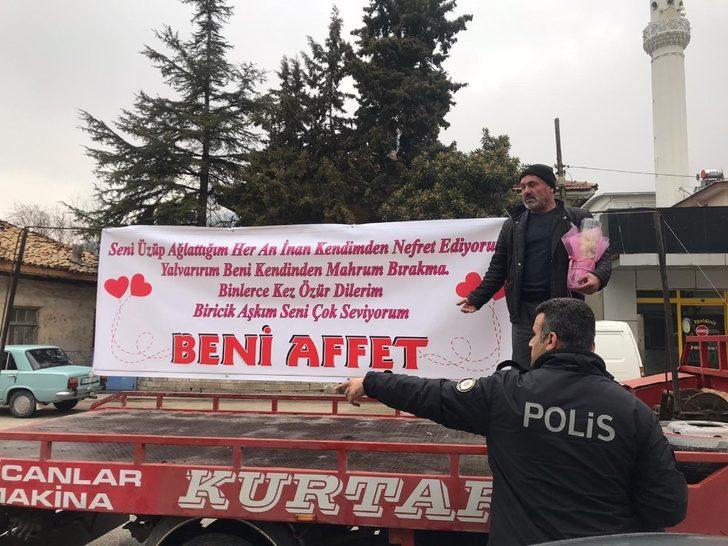 Af dilemek için "Biricik aşkım" diye açtığı pankart sonrası karakola düştü G3