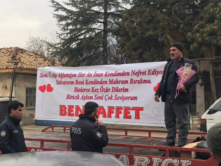 Af dilemek için "Biricik aşkım" diye açtığı pankart sonrası karakola düştü G5