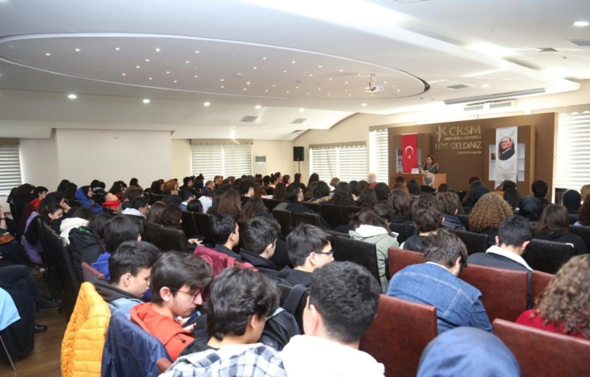 İnci Aral D&uuml;nya &Ouml;yk&uuml; G&uuml;n&uuml;&rsquo;nde K&uuml;&ccedil;&uuml;k&ccedil;ekmecelilerle buluştu