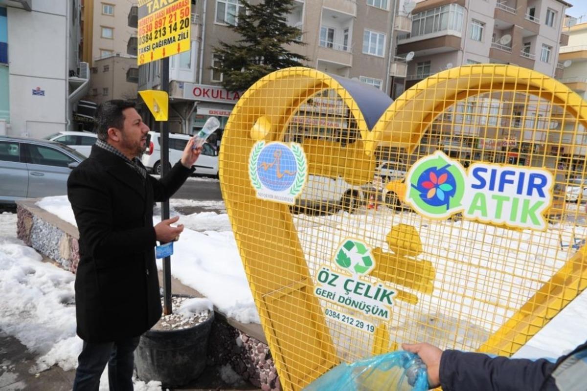 Daha temiz ve yaşanılabilir bir Nevşehir i&ccedil;in, pet şişeler kumbaraya