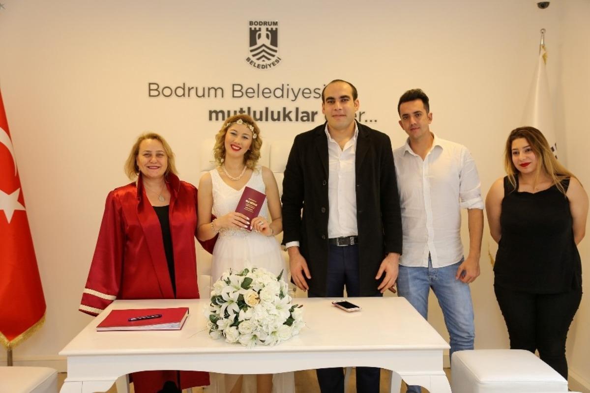 Sevgililer G&uuml;n&uuml;&rsquo;nde Bodrum&rsquo;da nikah yoğunluğu