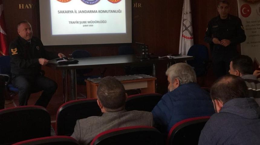 Jandarmadan servis şof&ouml;rlerine trafik semineri