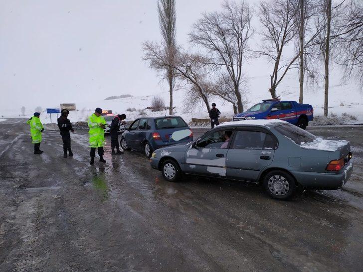 Sürücülere emniyet kemeri ve cep telefonu uygulaması G2