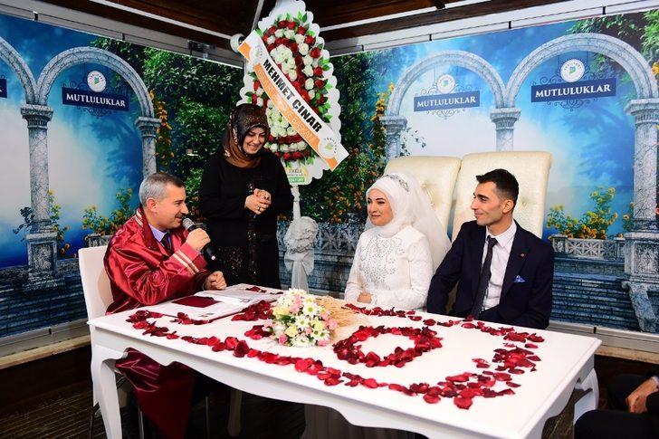 Başkan Çınar genç çiftlerin mutluluğuna ortak oldu G2
