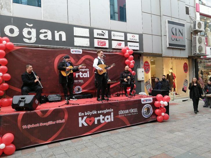 Kartal’da sevgililer günü dans ve müzikle kutlandı G1