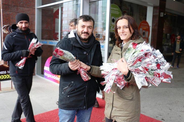 Doğa Cadde AVM, sevgilileri unutmadı G1