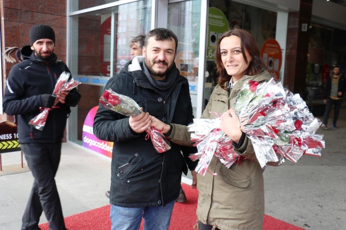 Doğa Cadde AVM, sevgilileri unutmadı