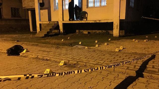 Adana'da husumetli iki grup arasında silahlı çatışma: 1 ölü, 2 yaralı