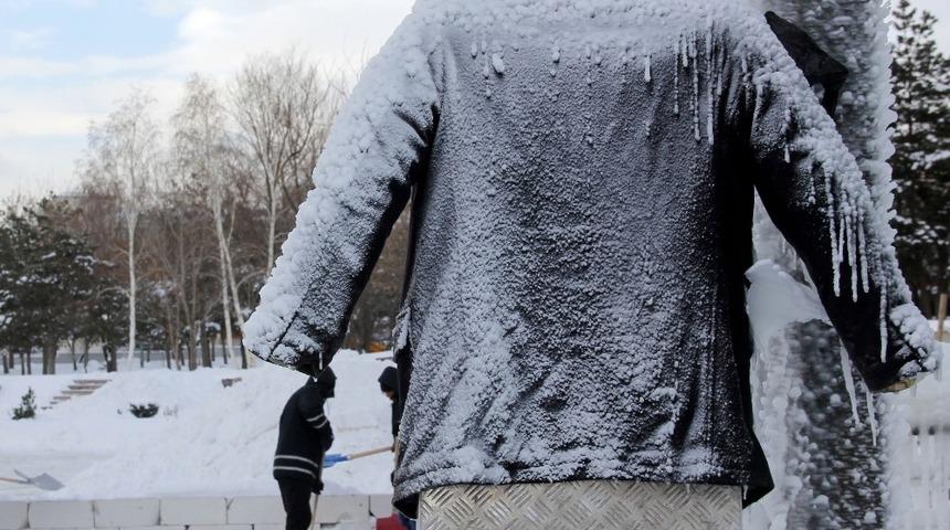 Doğu buz kesti: G&ouml;le eksi 28&rsquo;i g&ouml;rd&uuml;