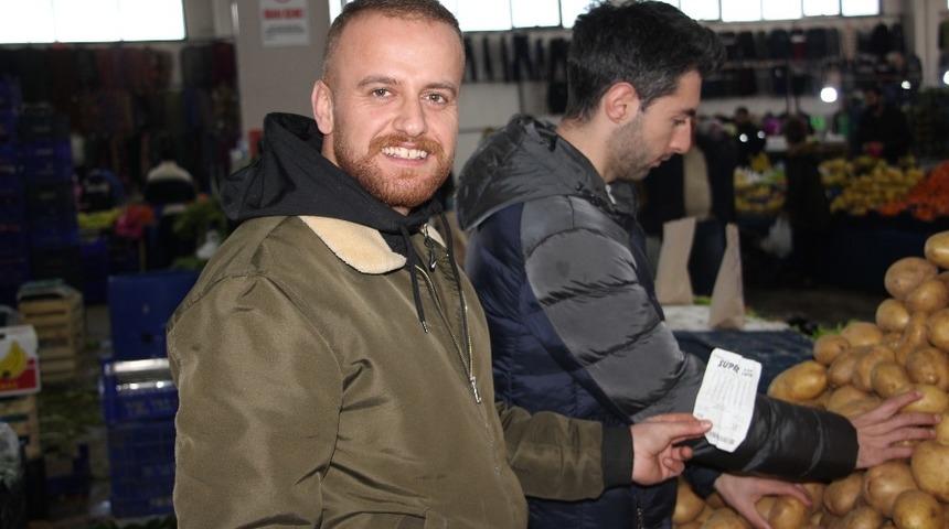 Para üstlerini kupona yazdı, büyük ikramiyeyi tek rakamla kaçırdı