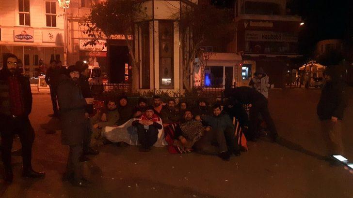  İBB’nin fayton kararı faytoncu esnafını ikiye böldü! Oturma eylemine başladılar G2