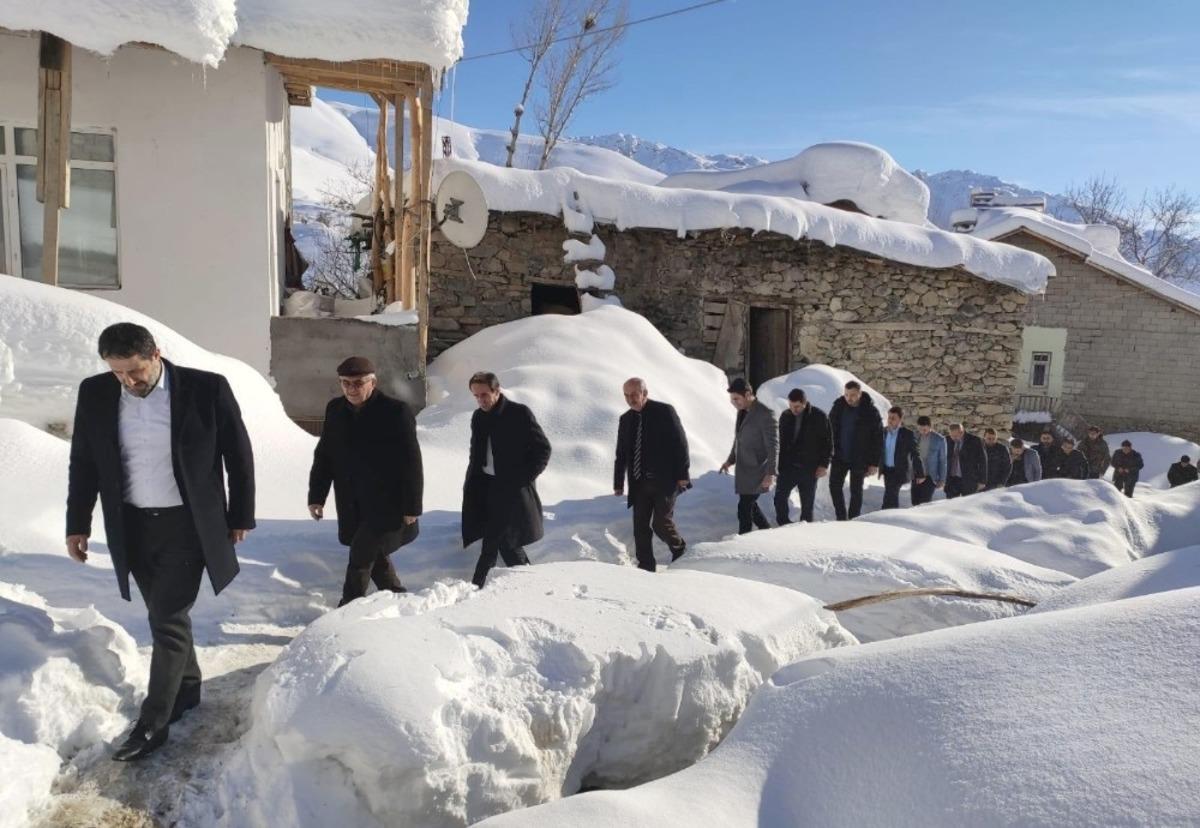 AK Parti heyetinden Durankaya ve Ge&ccedil;itli&rsquo;ye &ccedil;ıkarma