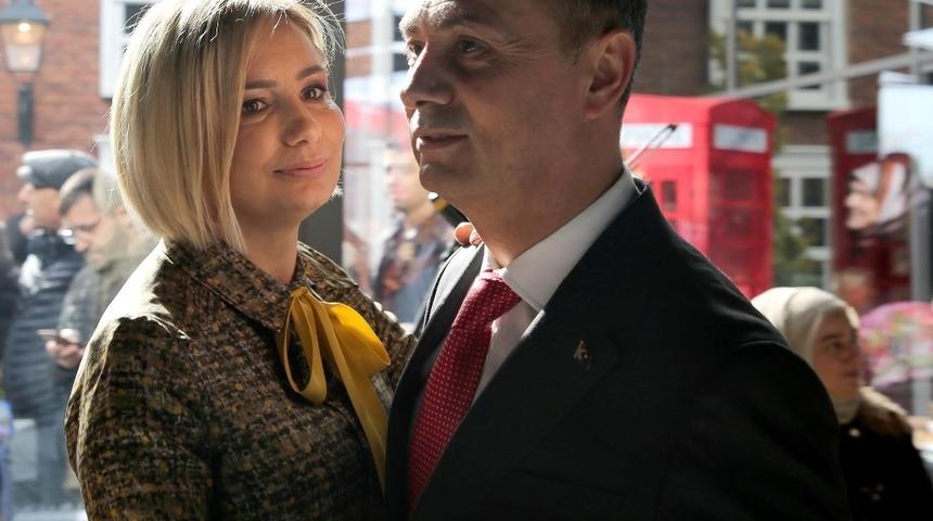 Başkan Şimşek ve eşinin romantik dansı