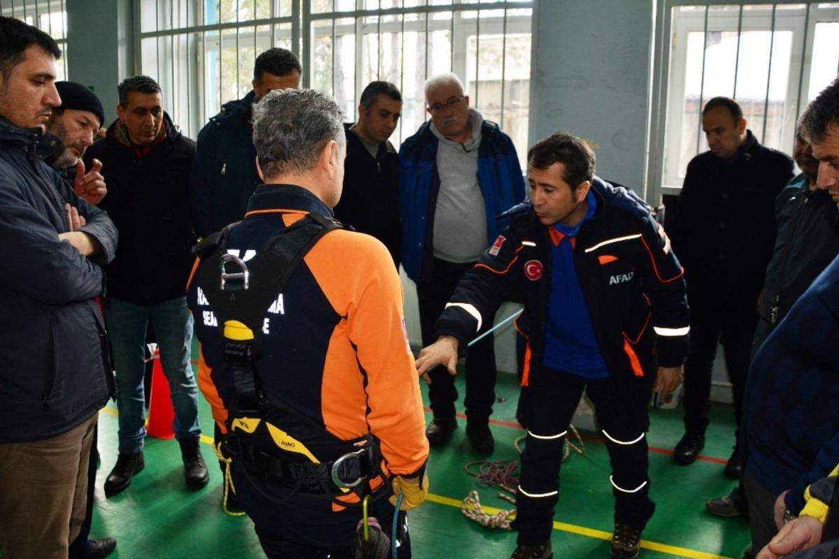 &Ouml;ğretmenlere arama ve kurtarma eğitimi verildi