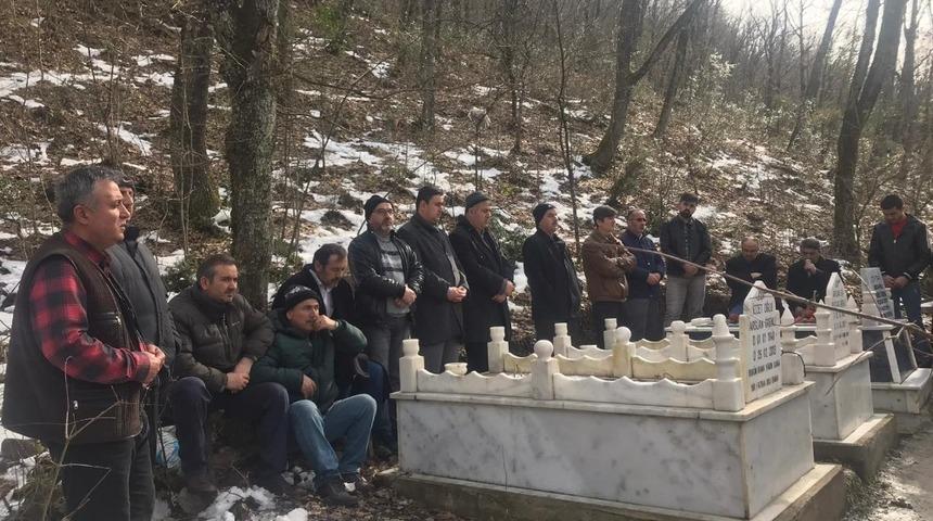 Trafik kazasında kaybeden imam hatip mezarı başında anıldı
