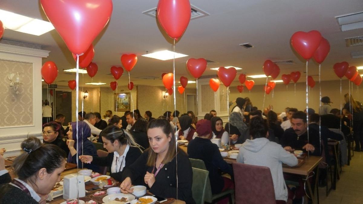 Sevgililer g&uuml;n&uuml;ne &ouml;zel kitap sergisi