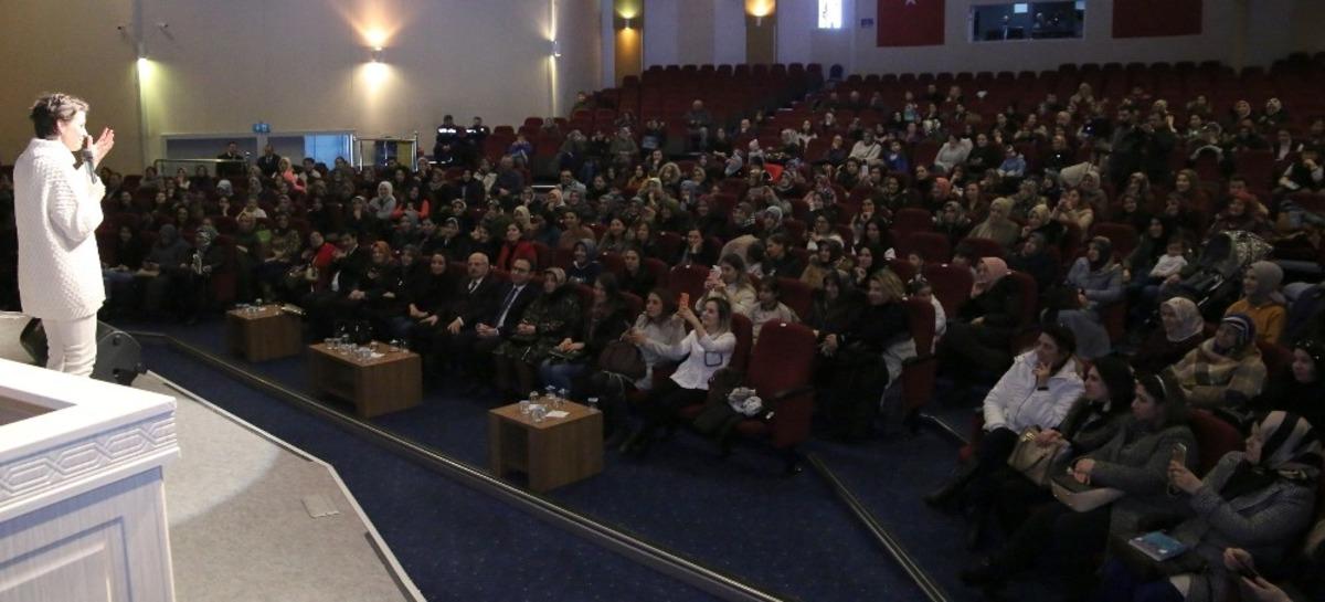 B&uuml;y&uuml;kşehir&rsquo;den ebeveynlere &ouml;zel konferans