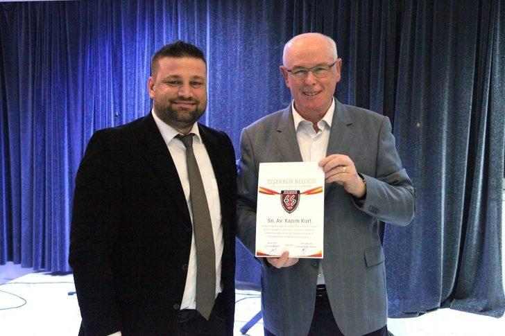 Eskişehir İşitme Engelliler Eğitim, Kültür, Gençlik ve Spor Kulübü Derneğinden 40’ıncı yıl balosu G3