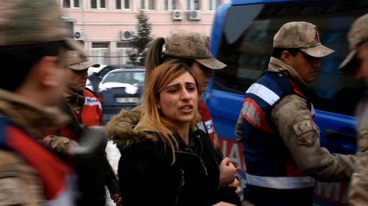 Cezaevi firarisi kadın, evinde yaptırdığı gizli b&ouml;lmede yakalandı